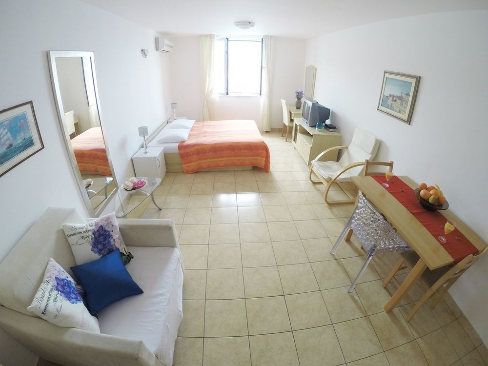 Tamarix Residence Vinjerac Eksteriør bilde